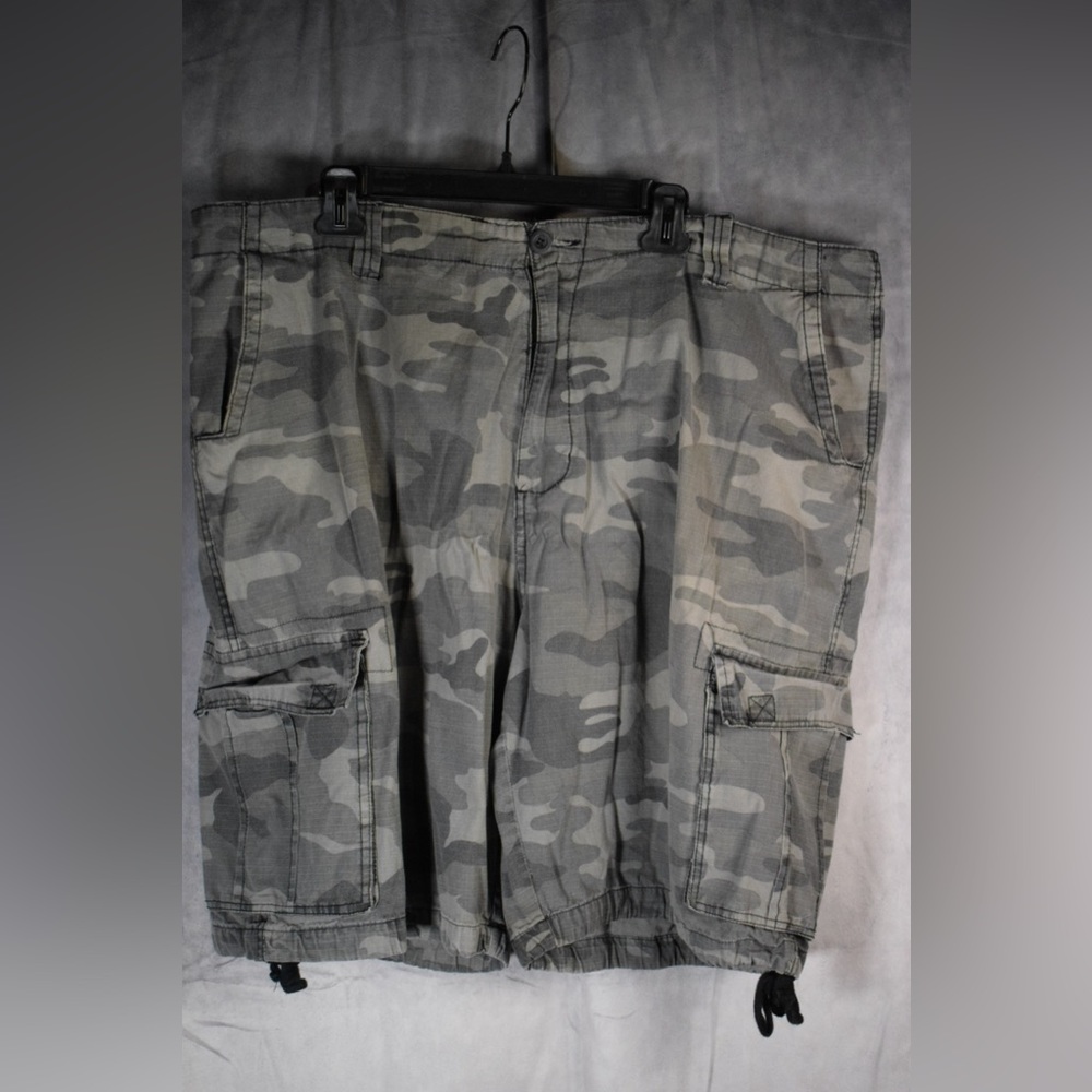 Vintage Burnside Camo Cargo Shorts Mens Size 44